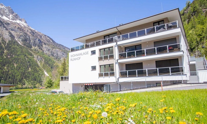 Runhof Apartment | Cosy apartment for 4 guests with WIFI, TV, terrace and pets allowed