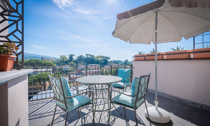 Lamporecchio Apartment | Cosy apartment for 4 people with A/C, pool, WIFI, TV, terrace and panoramic view