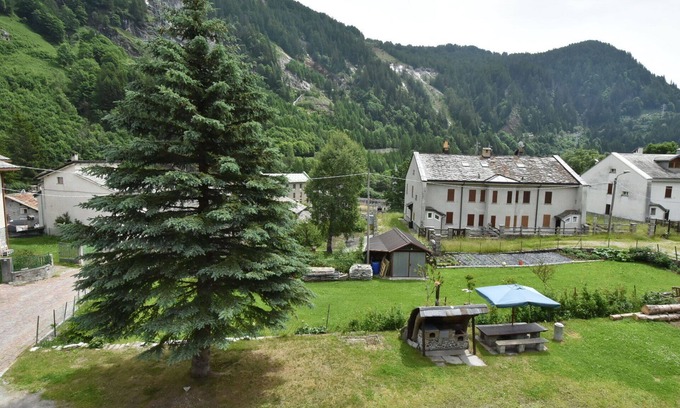 Isola Apartment | Cosy apartment for 4 guests with WIFI, TV, terrace and pets allowed