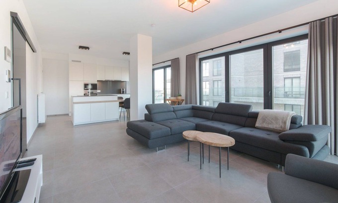 Ostend Apartment | Cosy apartment for 4 people with WIFI, TV and balcony