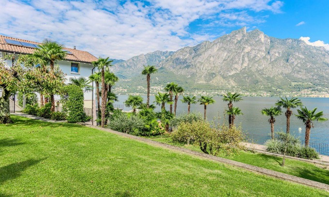 Claino Con Osteno Apartment | Cosy apartment for 4 people with WIFI, TV and balcony