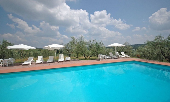 San Casciano in Val di Pesa Apartment | Cosy apartment for 4 people with pool, WIFI and TV, close to Florence