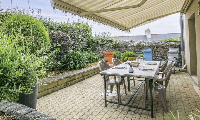 Saint-Servan Apartment | Cosy apartment for 4 people with WIFI, TV and terrace