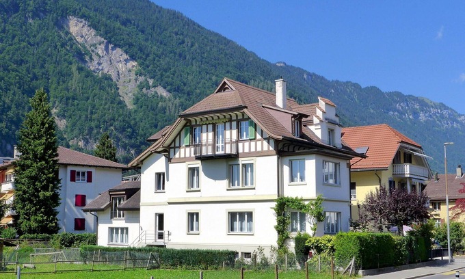 Matten bei Interlaken Apartment | Cosy apartment for 5 guests with WIFI, TV and patio