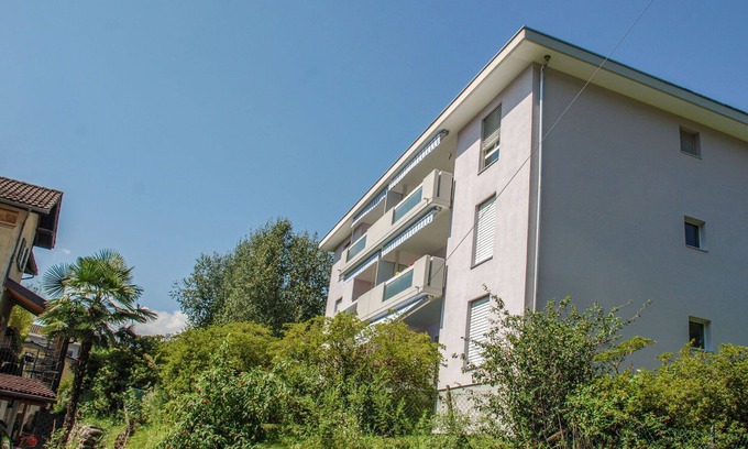 Minusio Apartment | Cosy apartment for 5 guests with WIFI, TV, balcony and pets allowed