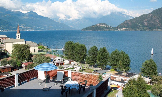 Calozzo Apartment | Cosy apartment for 6 guests with TV and terrace
