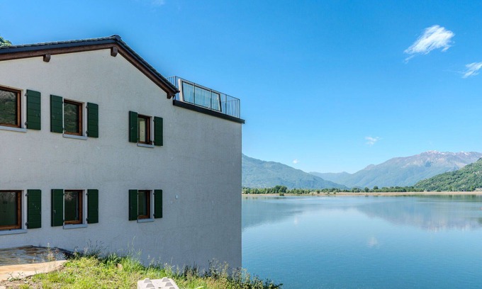 Verceia Apartment | Cosy apartment for 6 guests with A/C, WIFI, TV and terrace