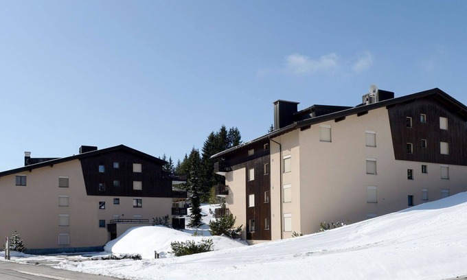 Lenzerheide Apartment | Cosy apartment for 4 people with WIFI, TV and balcony