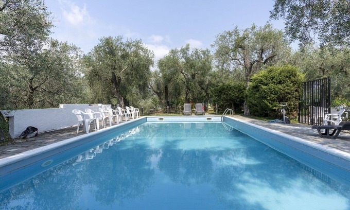 Gazzelli Apartment | Cosy apartment for 4 people with pool, WIFI, balcony, pets allowed and panoramic view