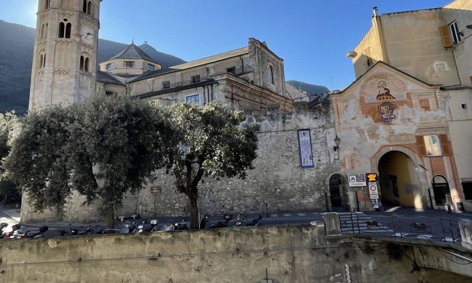 Finalborgo Apartment | Cosy apartment for 9 guests with TV and pets allowed