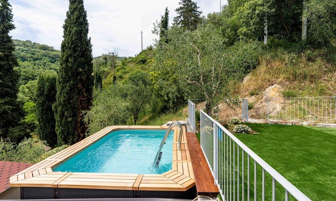 Pontedassio Apartment | Cosy apartment for 6 guests with WIFI, pool, patio and pets allowed