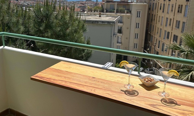 Cimiez Apartment | Cosy apartment in the heart of the city in a green setting with sea view