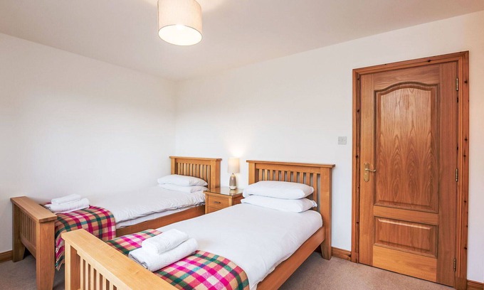East Lewiston House | Cosy apartment in villa for 6 people with WIFI, TV, patio and panoramic view