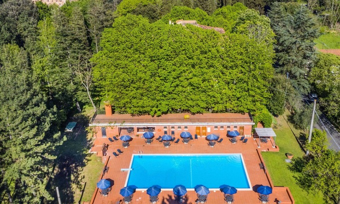 San Vivaldo Villa | Cosy apartment in villa for 8 people with WIFI, pool, TV, terrace and pets allowed