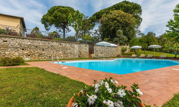 Crespina Villa | Cosy apartment in villa for 8 people with private pool, WIFI, terrace and pets allowed