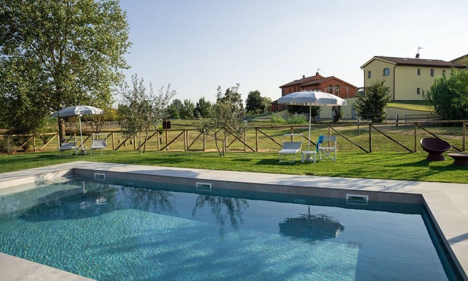 Larciano House | Cosy apartment in villa for 4 people with A/C, WIFI, pool and TV