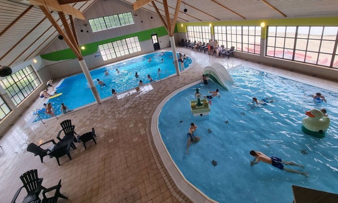 Susteren House | Cosy apartment in villa for 12 guests with WIFI, pool, TV, terrace and parking