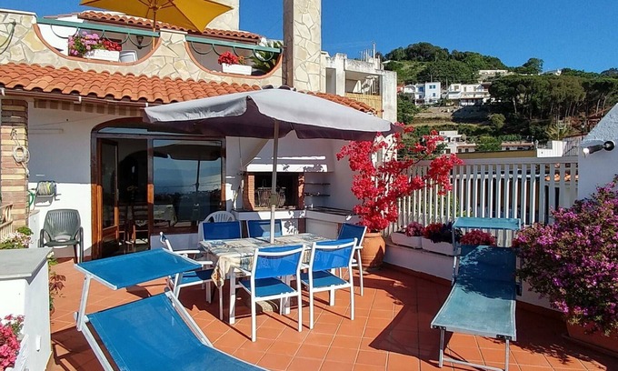 Fiaiano Apartment | Cosy apartment for 9 people with WIFI, A/C, TV and terrace