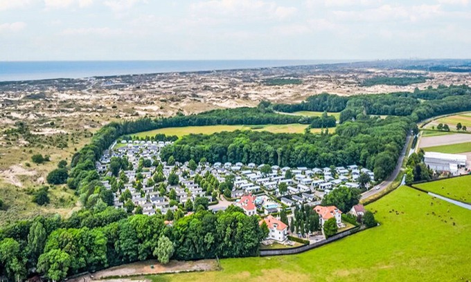Municipality of Noordwijk House | Cosy apartment in villa for 5 people with pool, WIFI, TV and terrace