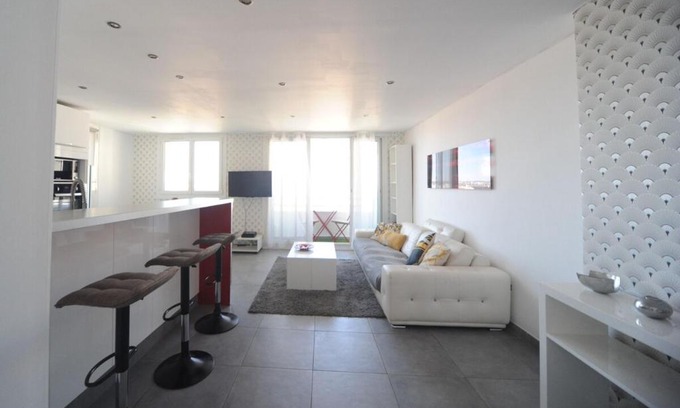 Les Chutes Lavie Apartment | Cosy appartement - Longchamp - vue Mer !