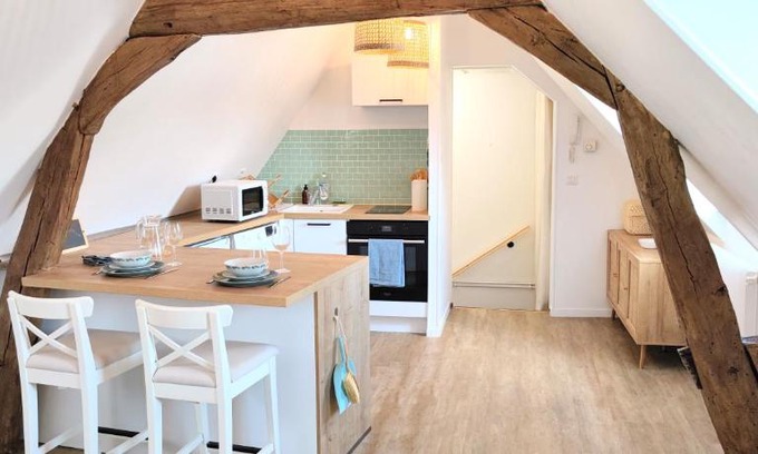 Evreux Apartment | Cosy appartement, parking gratuit proche centre