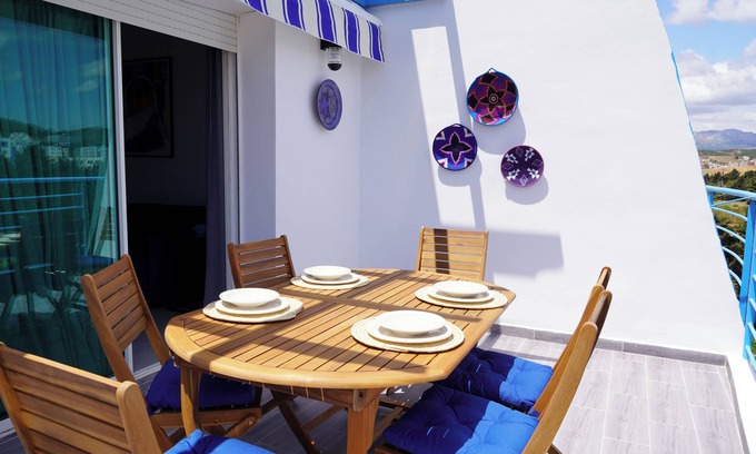 Martil Apartment | Cosy Apprtment with view on swimming pool and mountains