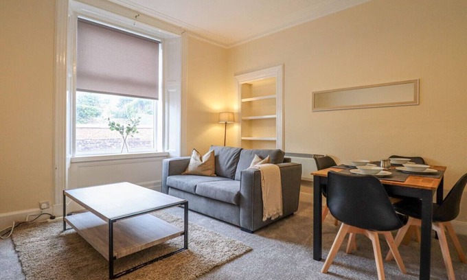 Ardrossan Apartment | Cosy Ardrossan Apartment