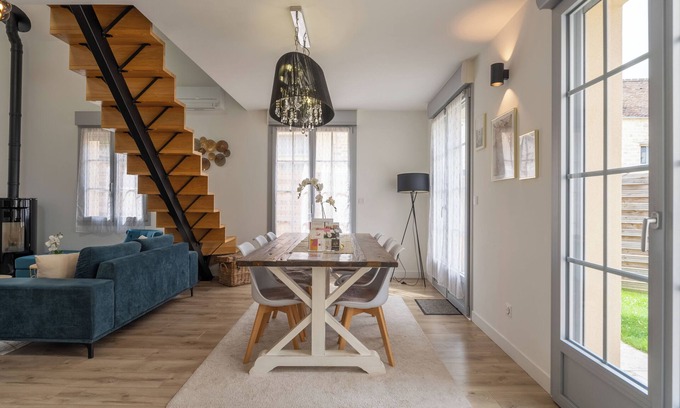 Arbonne-la-Foret House | Cosy Blue House in the heart of the forest, rated 4* Private gym in accommodation