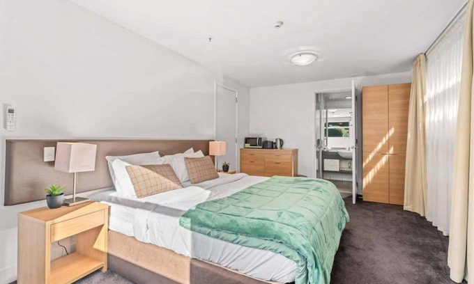 Frankton Apartment | Cosy & Comfortable Studio Marina 203a
