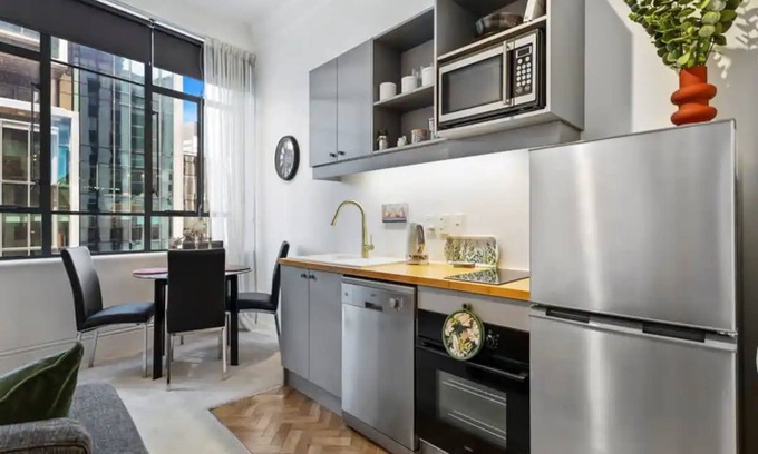 Auckland Central Business District House | Cosy & Comfy studio on Queen St. by Zodiak Stays