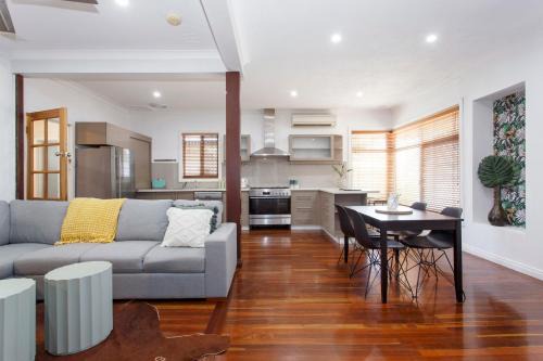 Coolbellup House | Cosy Cottage Coolbellup
