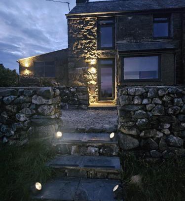 Garndolbenmaen House | cosy cottage in snowdonia