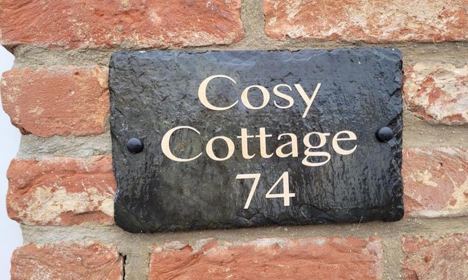Barmston House | Cosy Cottage,The Paddock BARMSTON. NR BRIDLINGTON