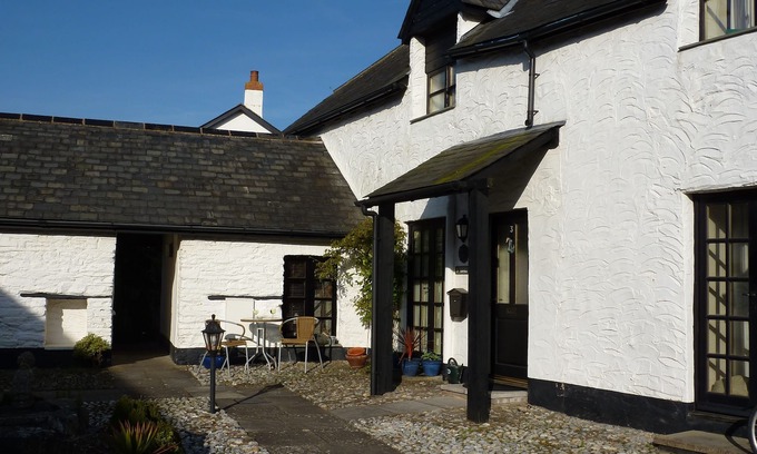 Wrafton Cottage | Cosy Courtyard Cottage ideal location for exploring North Devon area