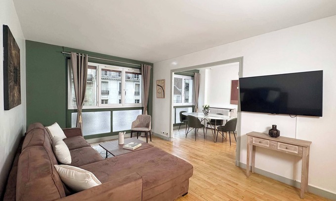 Necker Apartment | Cosy family flat with lift in Paris for 6 people