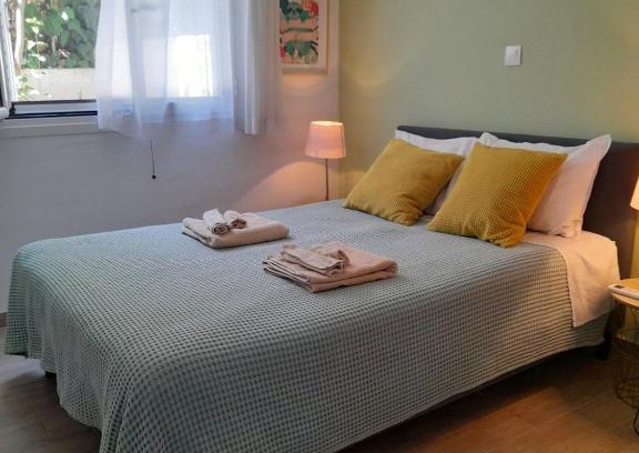 Rafina Apartment | Cosy garden house
