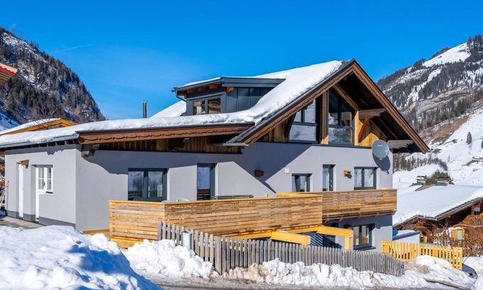 Rauris House | Cosy holiday home by the slopes
