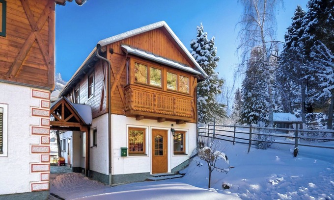 Mariapfarr House | Cosy holiday home with terrace near the slopes