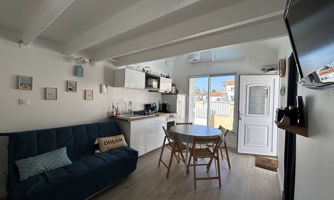 La Gueriniere House | Cosy house a stone's throw from the beach, newly renovated