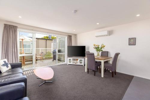 Christchurch City Centre House | Cosy Inner City Apartment with Free Parking