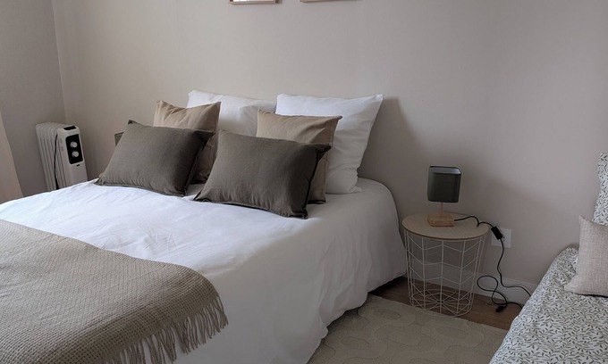 Noyers-sur-Cher Apartment | Cosy little house ideal for a family, 9 minutes from the zoo, close to the castles.