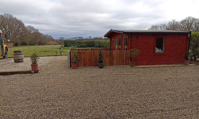 Billericay Cabin | Cosy Log Cabin. Perfect for short stop overs and weekends away.