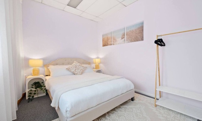Marrickville Apartment | Cosy Marrickville Retreat | Queen bed, Food, Cafes