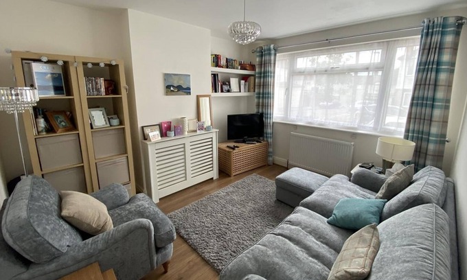 Woodside Apartment | Cosy Norwood 2 bed house