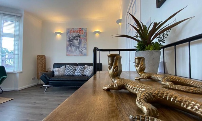 Brondesbury Park Apartment | Cosy One bedroom flat in London