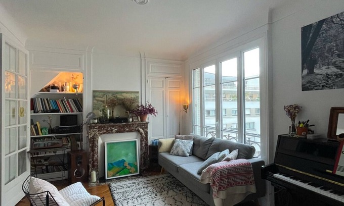 Belleville Apartment | Cosy Parisian apartment with large sunny terrace!