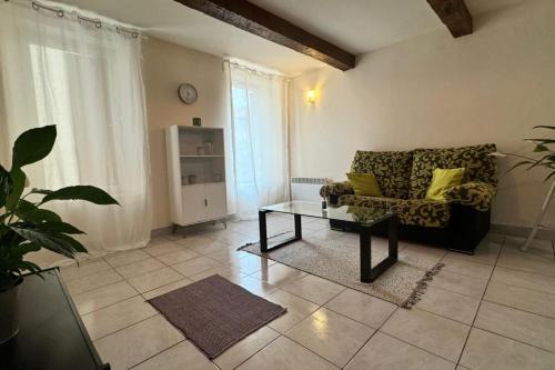 Notre-Dame du Mont Apartment | Cosy quiet apartment near the Old Port