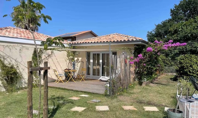 La Teste-de-Buch Apartment | Cosy, quiet room La Teste de Buch