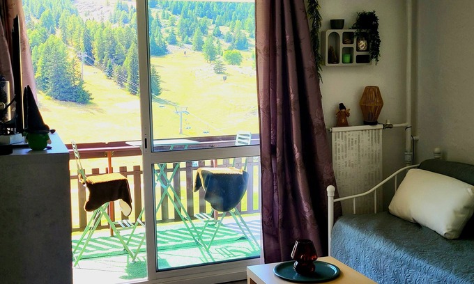 Saint-Etienne-en-Devoluy Apartment | COSY stay at the MONTAGNE-STUDIO for 4/5 people - at the foot of the slopes