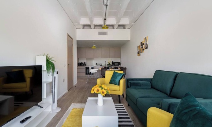 Central Milton Keynes Apartment | Cosy Stay in a Two Bed Flat